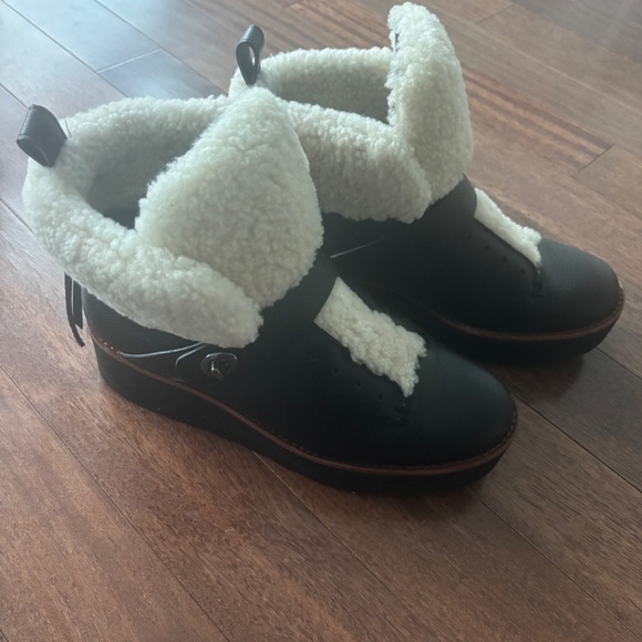 Coach City Hiker Boots With Shearling, size 9 - Picture 3 of 4